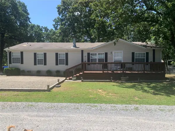 128 N Buffalo Street, Canadian, OK 74425