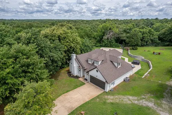 13848 Twin Ridge Road, Edmond, OK 73034