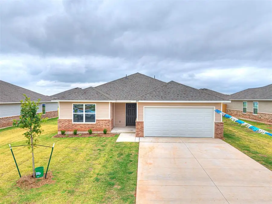 929 S Buffalo Lane, Mustang, OK 73064 - Image #2