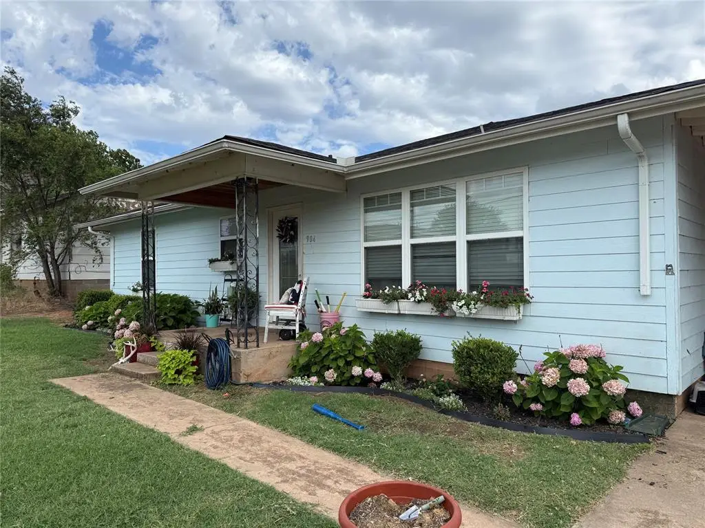 904 E Cleveland Street, Mangum, OK 73554 - Image #1