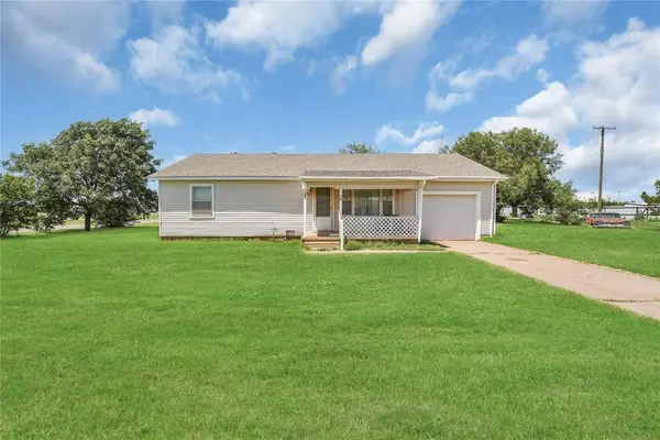 105 E Walk, Canute, OK 73626