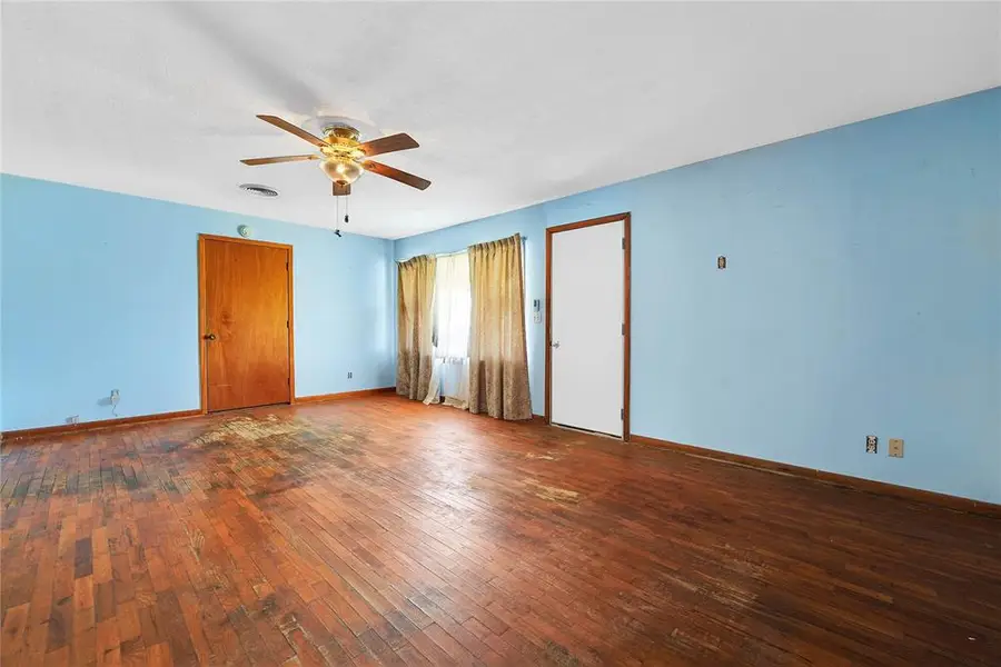 105 E Walk, Canute, OK 73626 - Image #3