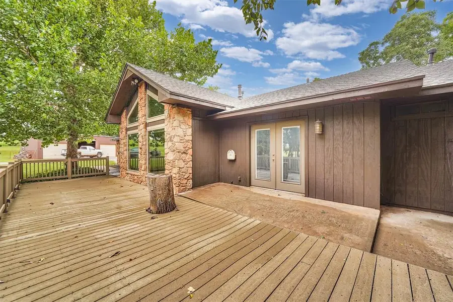 22117 E 1250 Road, Rocky, OK 73661 - Image #2