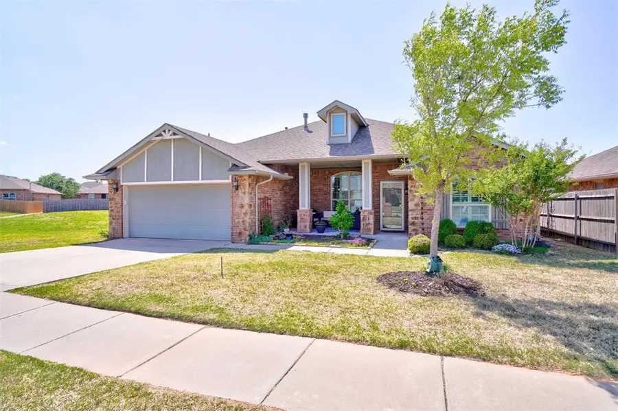 18313 Summer Grove Avenue, Edmond, OK 73012 - Image #2