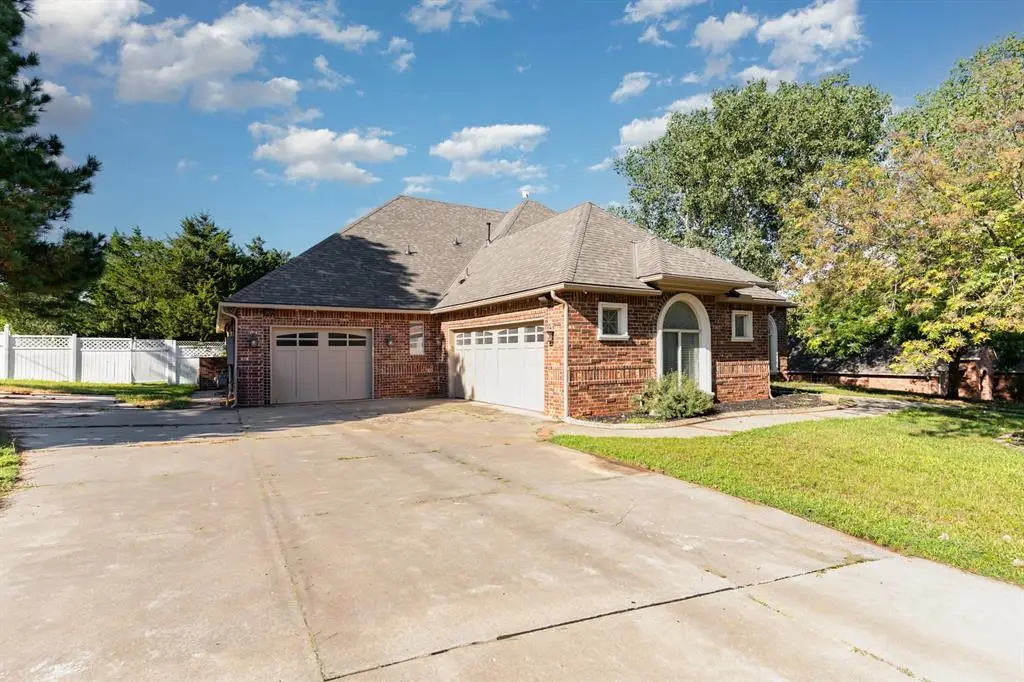 12001 Elizabeth Drive, Midwest City, OK 73130 - Image #1