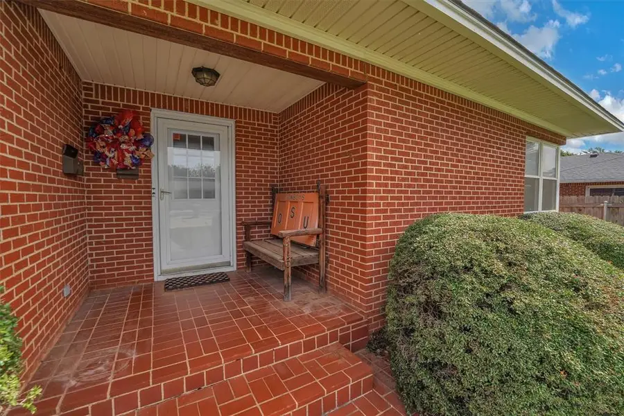 315 W 6th Street, Cordell, OK 73632 - Image #2