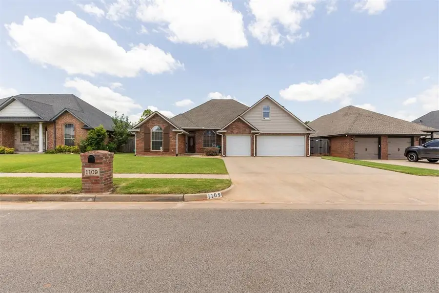 1109 N Charlotte Terrace, Mustang, OK 73064 - Image #3
