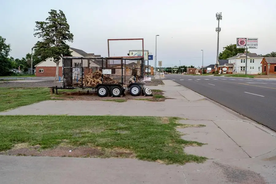 715 W 3rd Street, Elk City, OK 73644 - Image #3