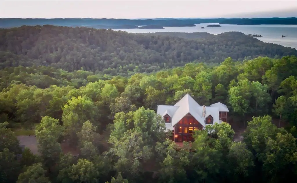 145 Lake Bluff Lane, Broken Bow, OK 74728 - Image #1