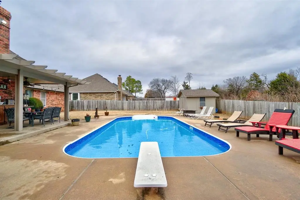 301 Club House Drive, Shawnee, OK 74801 - Image #1