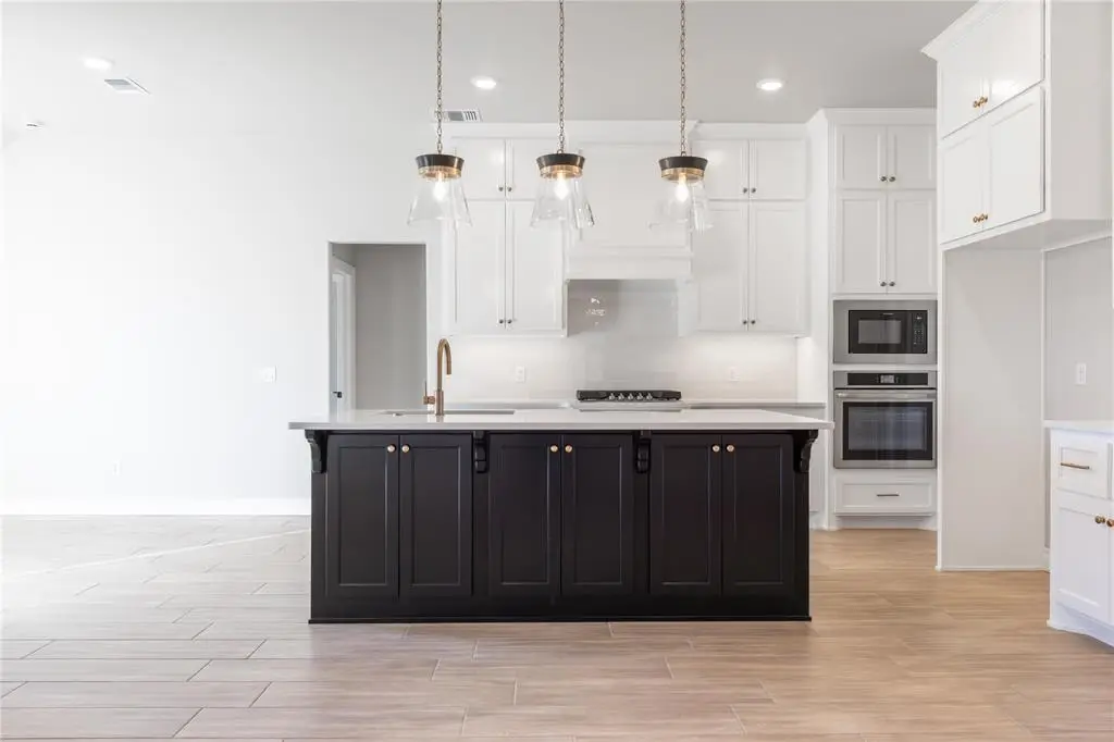 10300 SW 55th Terrace, Mustang, OK 73064 - Image #1