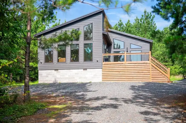 105 S Spruce Trail, Broken Bow, OK 74728