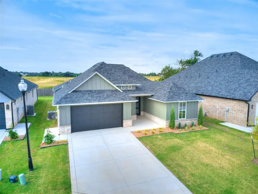 216 Pont Neuf Court, Edmond, OK 73034 - Image #2