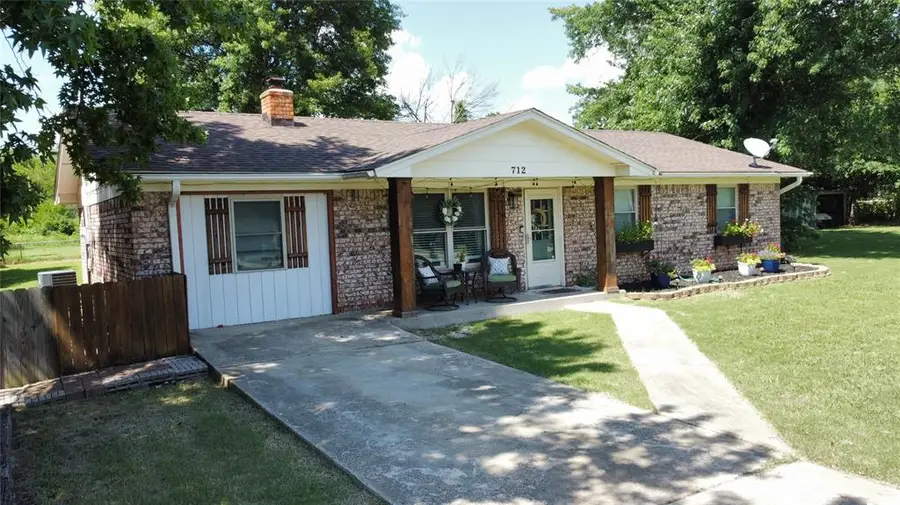 712 W Girard Street, Okemah, OK 74859 - Image #2