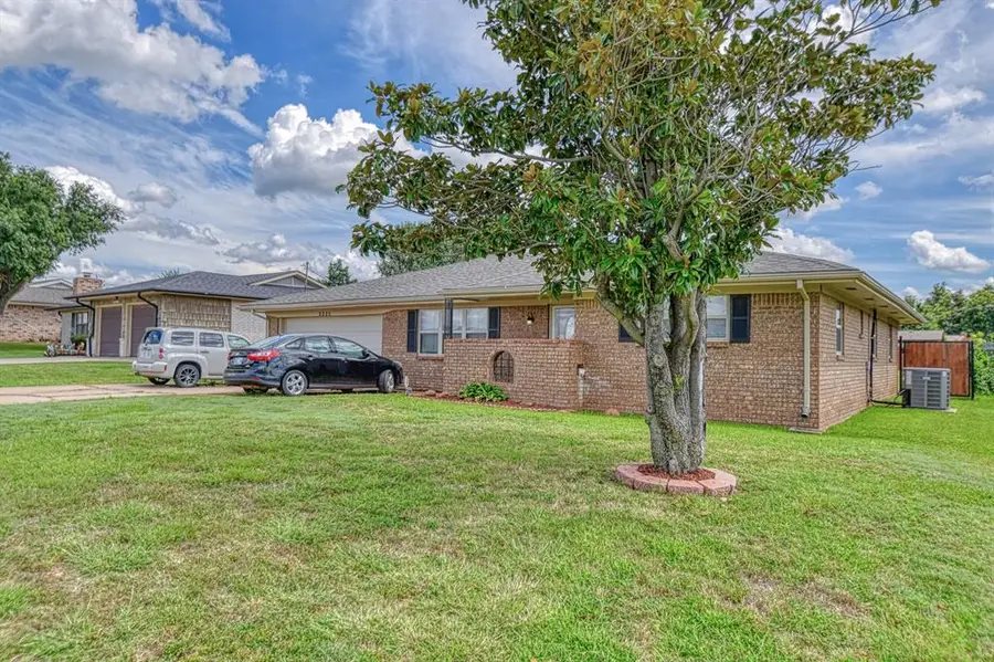 2225 W Country Club Road, Chickasha, OK 73018 - #3