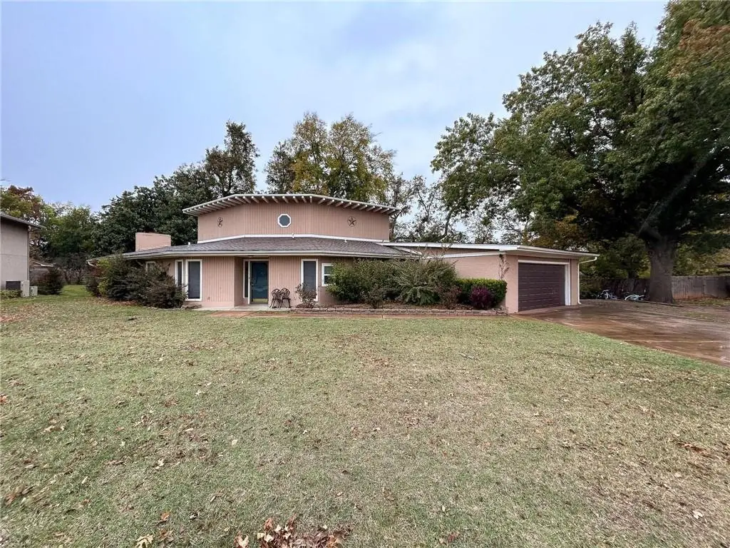 108 Saint Charles Place, Chickasha, OK 73018 - Image #1