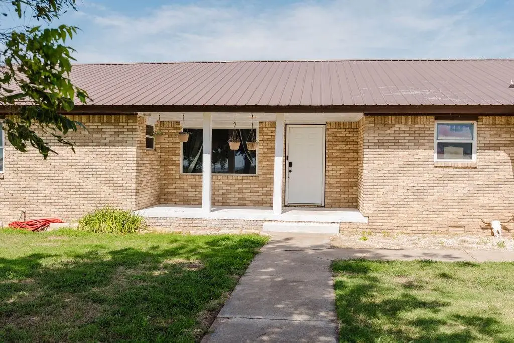 12497 N 1780 Road, Erick, OK 73645 - Image #1