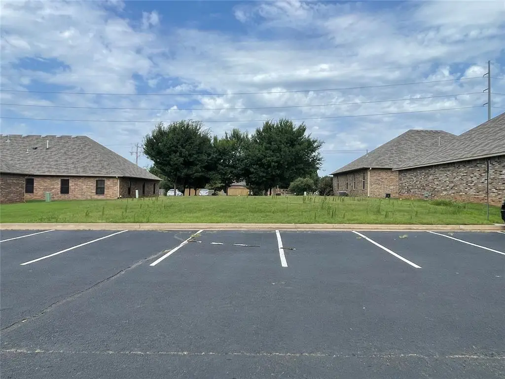 781 N Santa Fe Avenue, Edmond, OK 73013 - #1