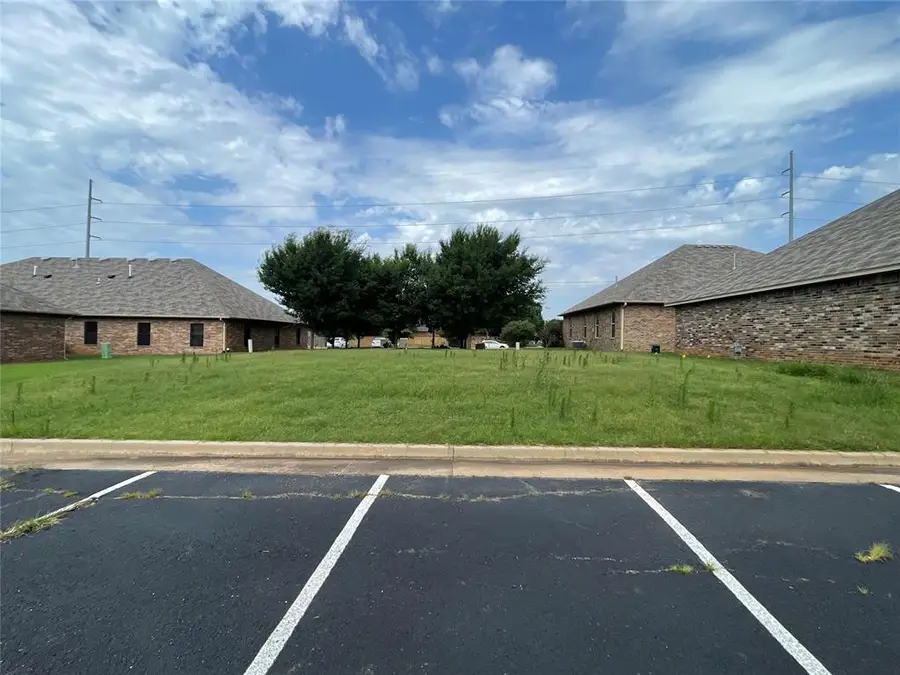 781 N Santa Fe Avenue, Edmond, OK 73013 - #2