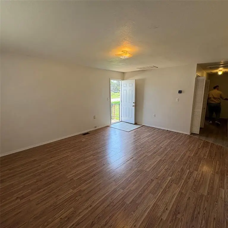 519 S Walker Avenue, Elk City, OK 73644 - Image #3