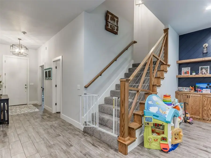 9308 NW 84th Terrace, Yukon, OK 73099 - Image #2