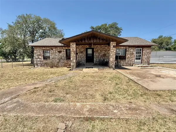 508 Slocum Avenue, Lone Wolf, OK 73655