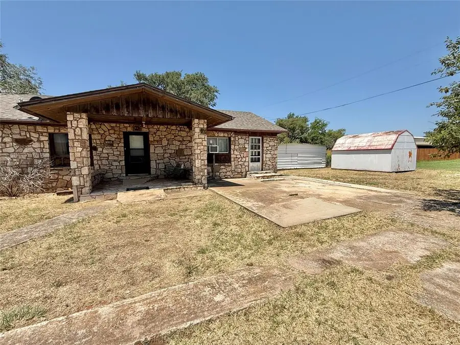 508 Slocum Avenue, Lone Wolf, OK 73655 - Image #2