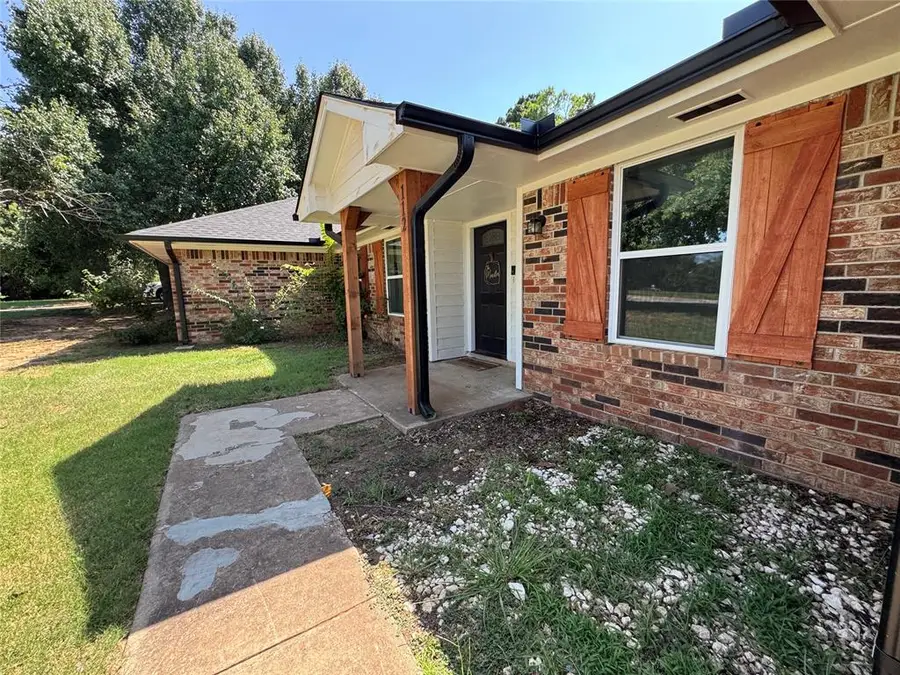 112 Mockingbird Lane, Chickasha, OK 73018 - Image #2