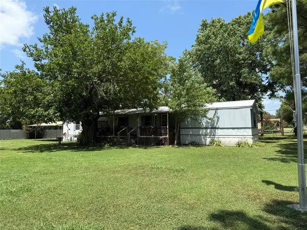 409 W Francis Street, Wetumka, OK 74883