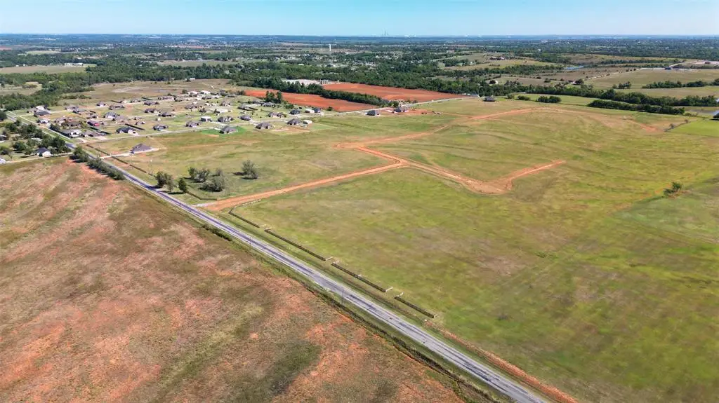 813 S Cemetery Road, Tuttle, OK 73089 - Image #1