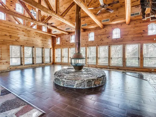 1928 W Idaho Street, Chickasha, OK 73018