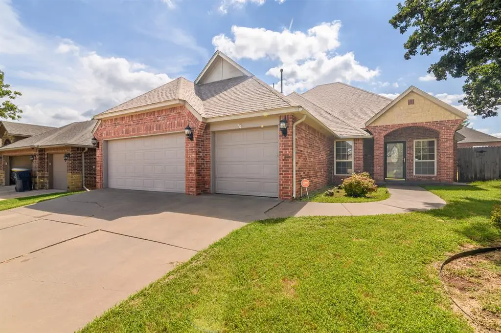 11805 Gwendolyn Lane, Oklahoma City, OK 73131 - Image #1