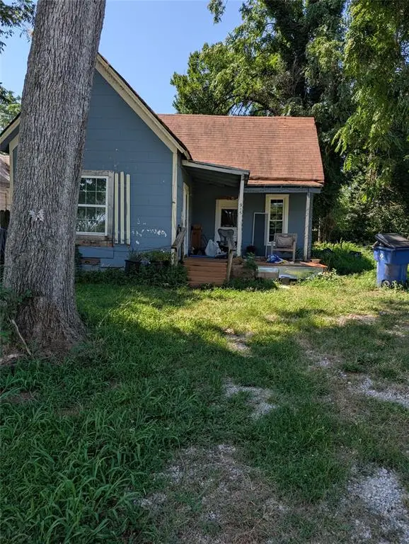 915 W Logan Avenue, Guthrie, OK 73044 - Image #1