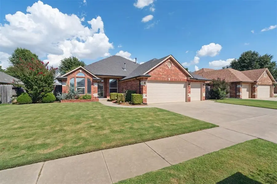 2120 Hackberry Creek Avenue, Yukon, OK 73099 - Image #2