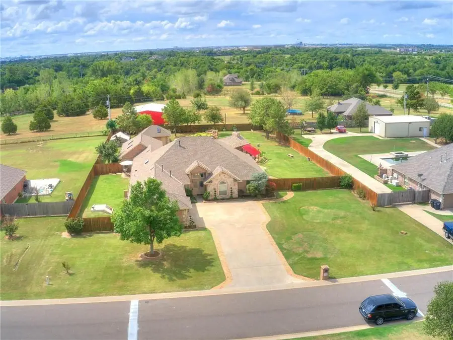 700 SW 45th Street, Moore, OK 73160 - Image #3