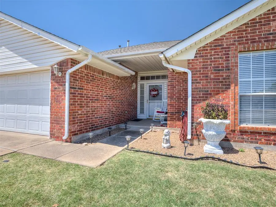 8301 Rayburn Avenue, Oklahoma City, OK 73149 - Image #3