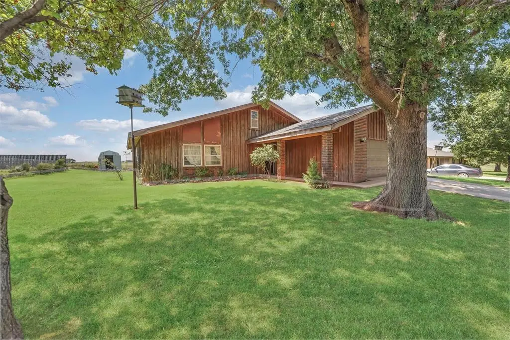 200 W Quail Drive, Cordell, OK 73632 - Image #1