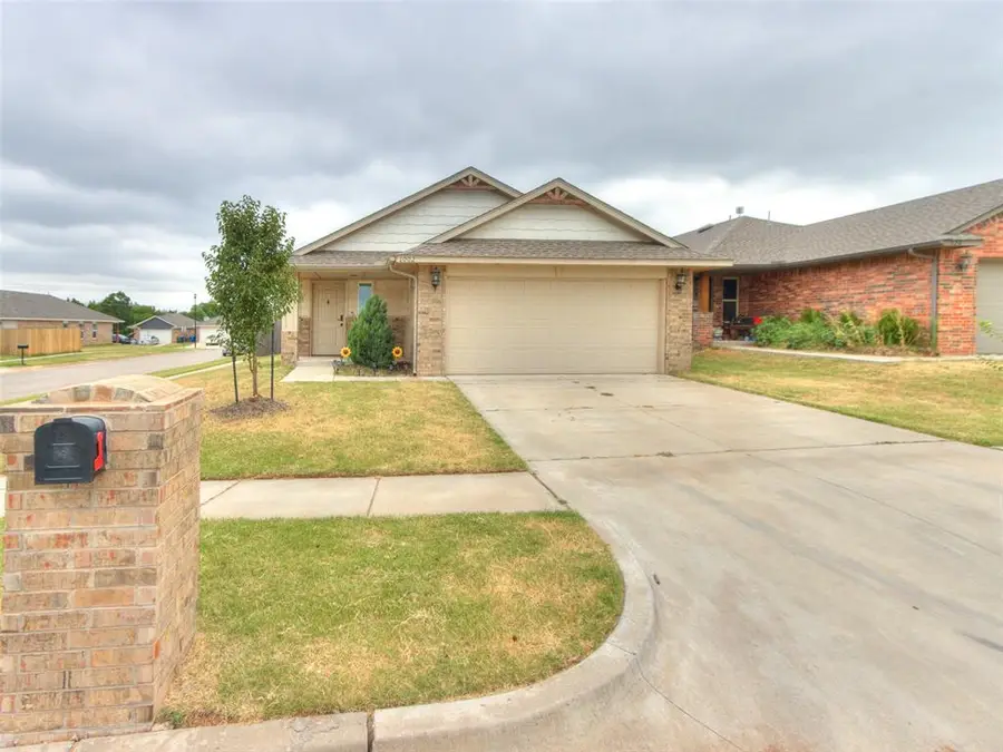 1002 Tarry Town Drive, Chickasha, OK 73018 - Image #2