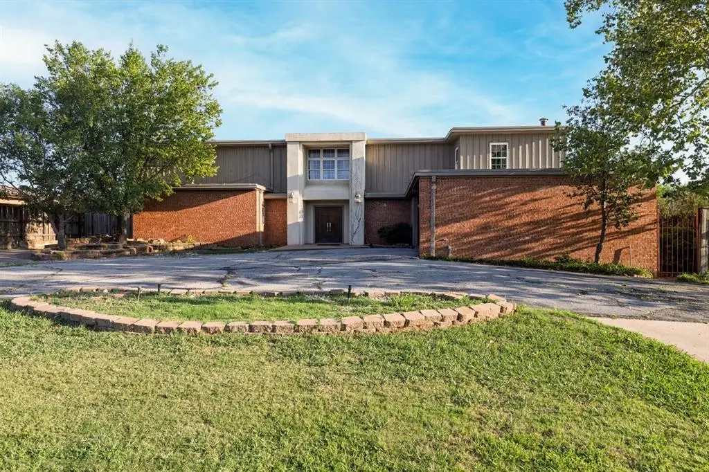 5008 SW Country Club Drive, Lawton, OK 73505 - Image #1