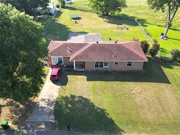 407 N John Street, Holdenville, OK 74848