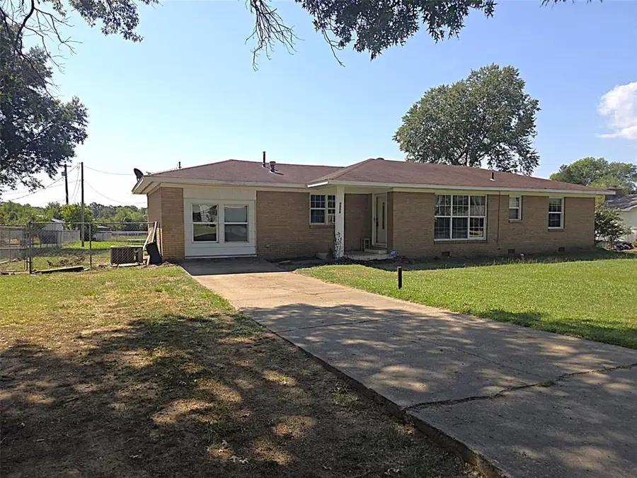 407 N John Street, Holdenville, OK 74848 - Image #2