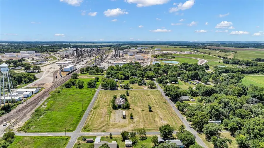 W Chickasaw Street, Wynnewood, OK 73098 - Image #2