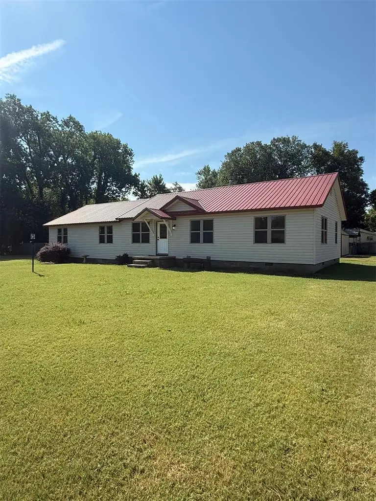 331 W Carl Hubbell Boulevard, Meeker, OK 74855 - Image #1