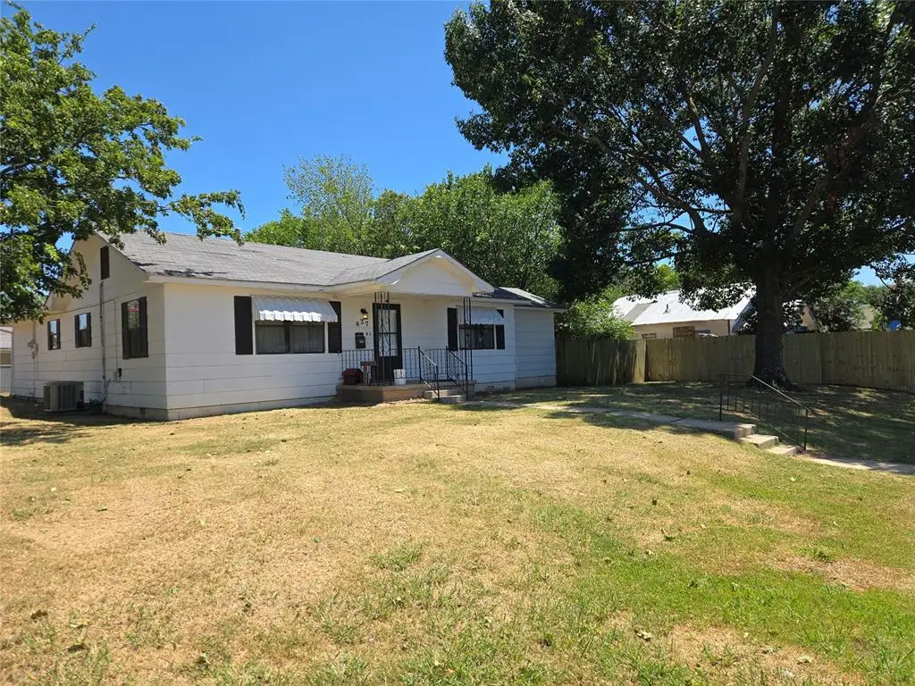 627 N Tucker Avenue, Shawnee, OK 74801 - Image #1