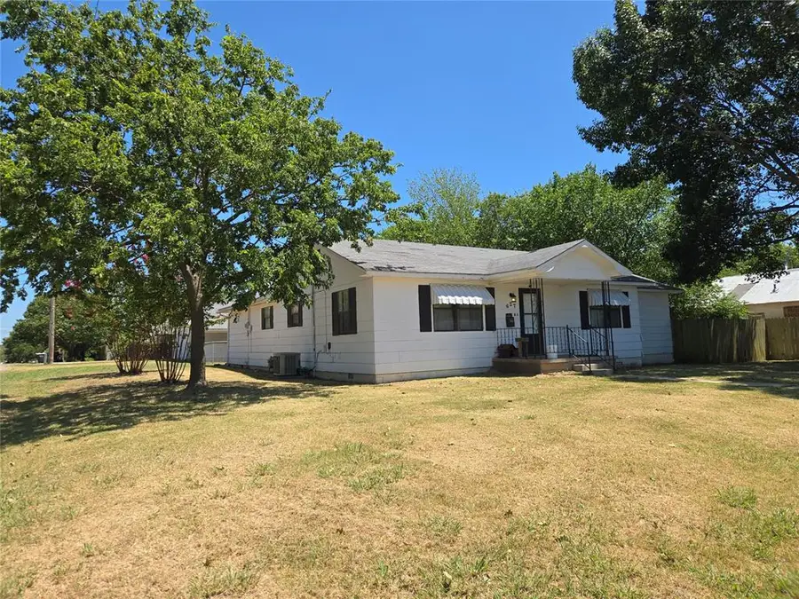 627 N Tucker Avenue, Shawnee, OK 74801 - Image #2