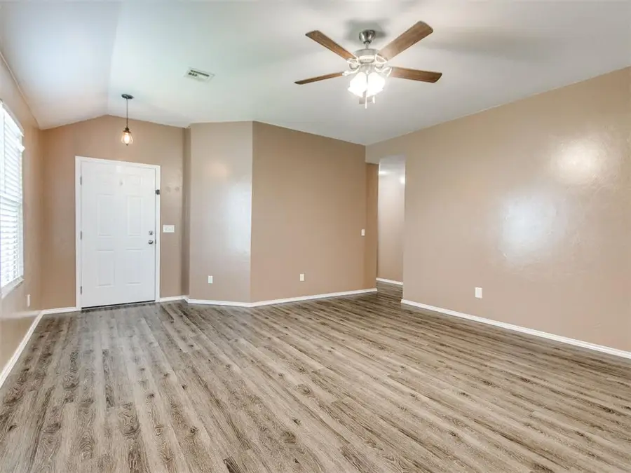 5632 Dunlin Road, Oklahoma City, OK 73179 - Image #2