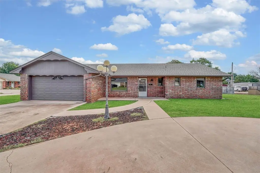 108 Mockingbird Lane, Elk City, OK 73644 - Image #1