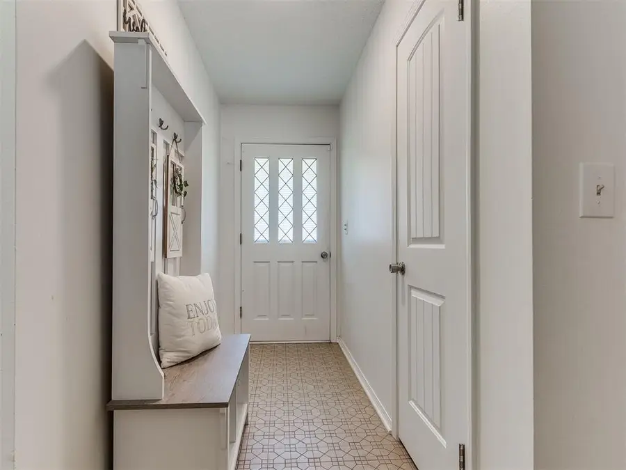 740 Kingston Drive, Yukon, OK 73099 - Image #3