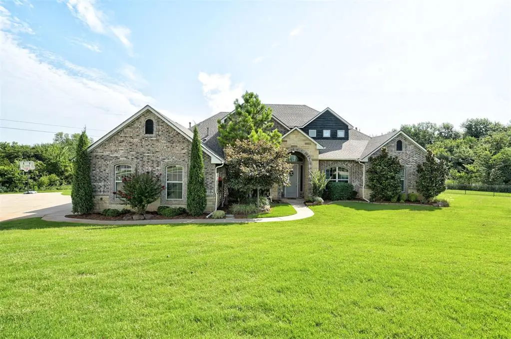 13400 Ridge Circle, Edmond, OK 73025 - Image #1