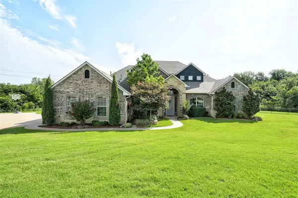 13400 Ridge Circle, Edmond, OK 73025